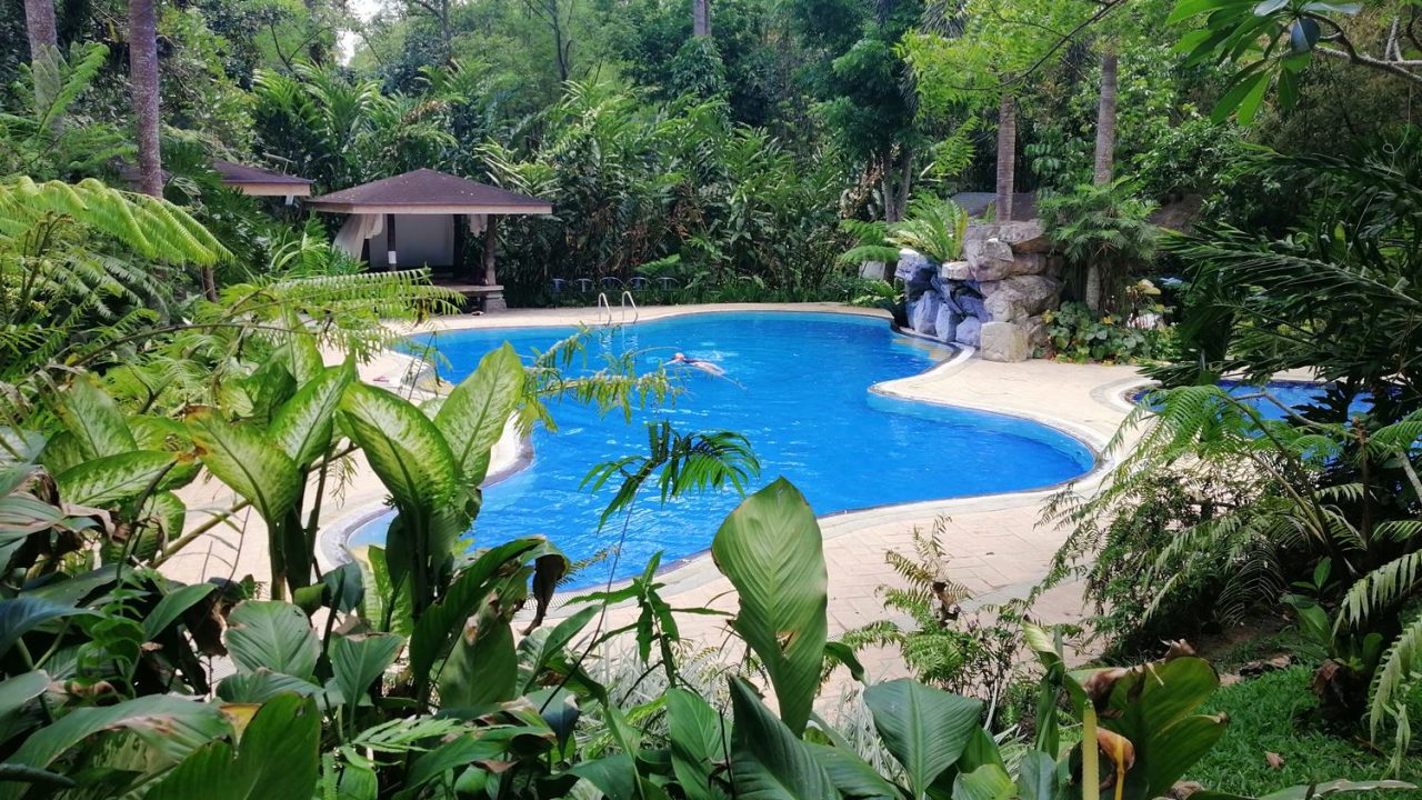 weekend getaways near manila