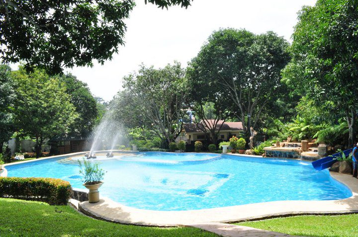 Pacific Waves Resort