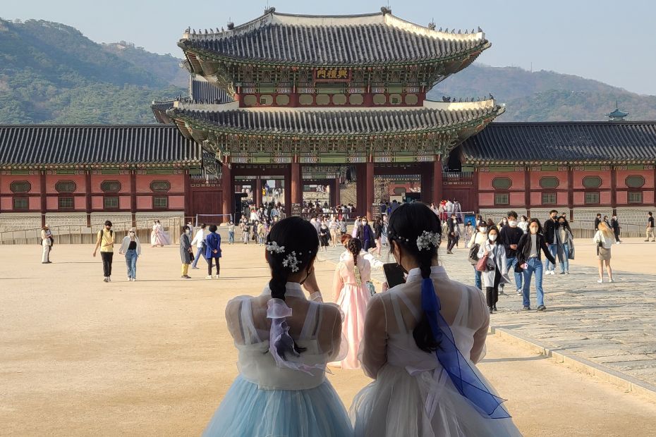 Women in Hanbok In Gyeongbokgung Palace