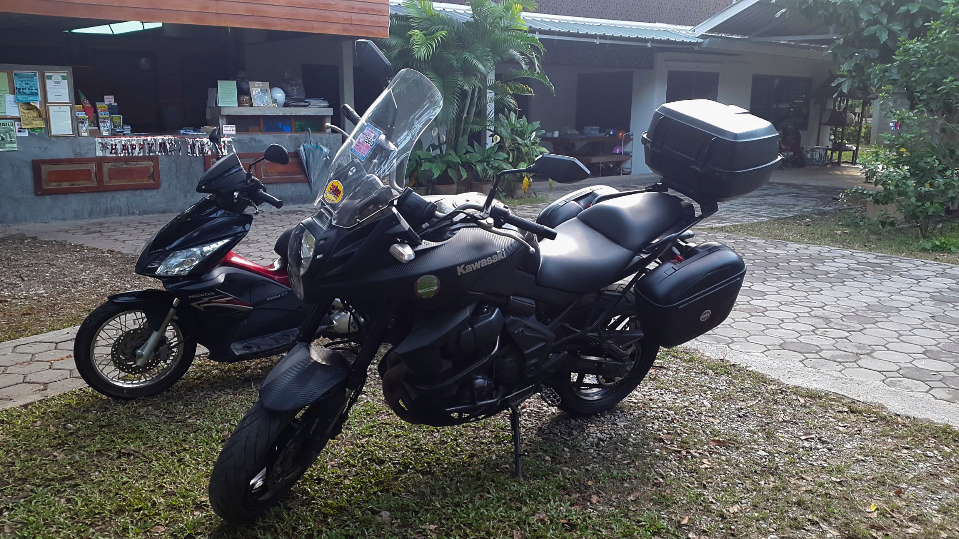 Big Bike vs scooter